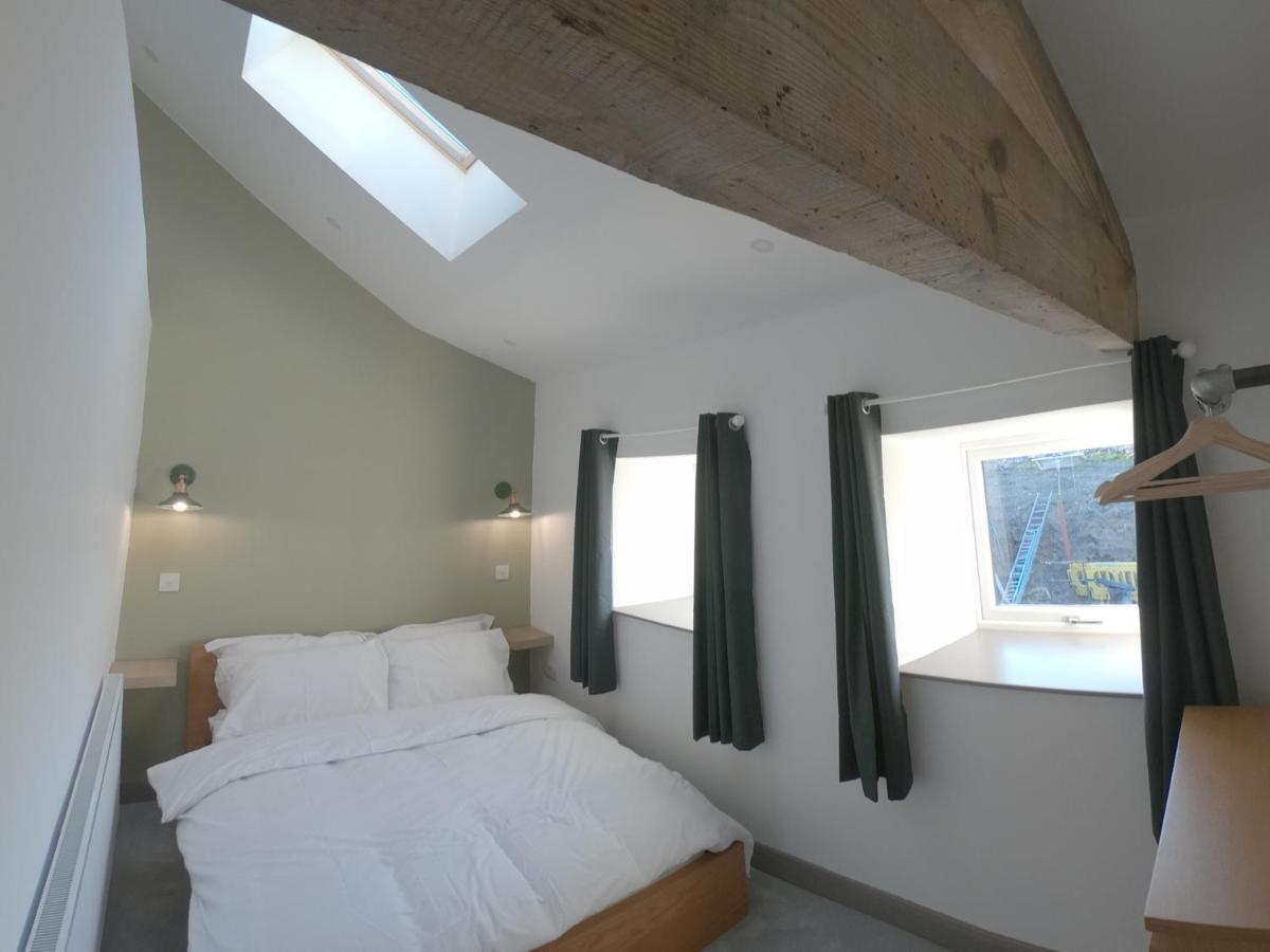 Unique Barn Conversion In Saddleworth Oldham Exterior photo