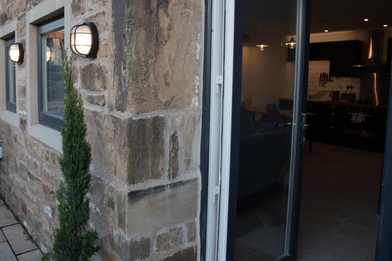 Unique Barn Conversion In Saddleworth Oldham Exterior photo