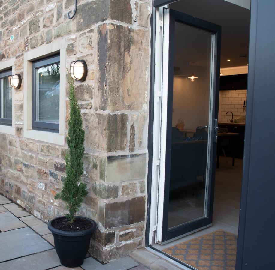 Unique Barn Conversion In Saddleworth Oldham Exterior photo